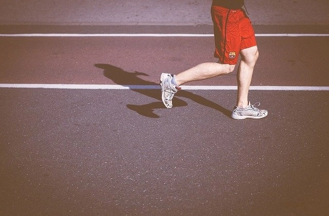 รองเท้าวิ่งผู้หญิง ยี่ห้อไหนดีที่สุด